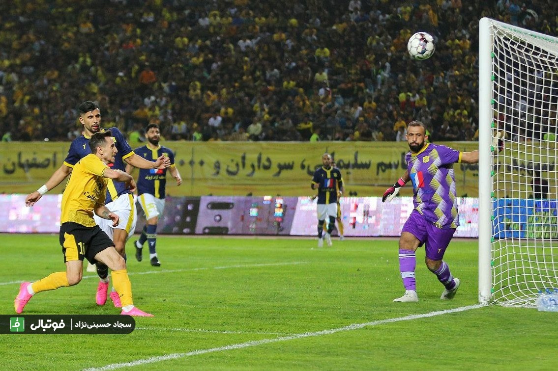 دروازهبان ملیپوش صنعت نفت و کلی اشتباه در نقش جهان