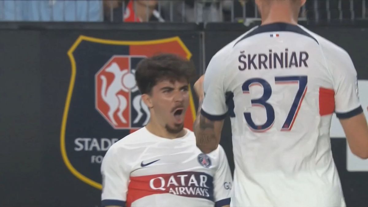 گل اول پاری سن ژرمن به رن (گل زیبای ویتینیا)