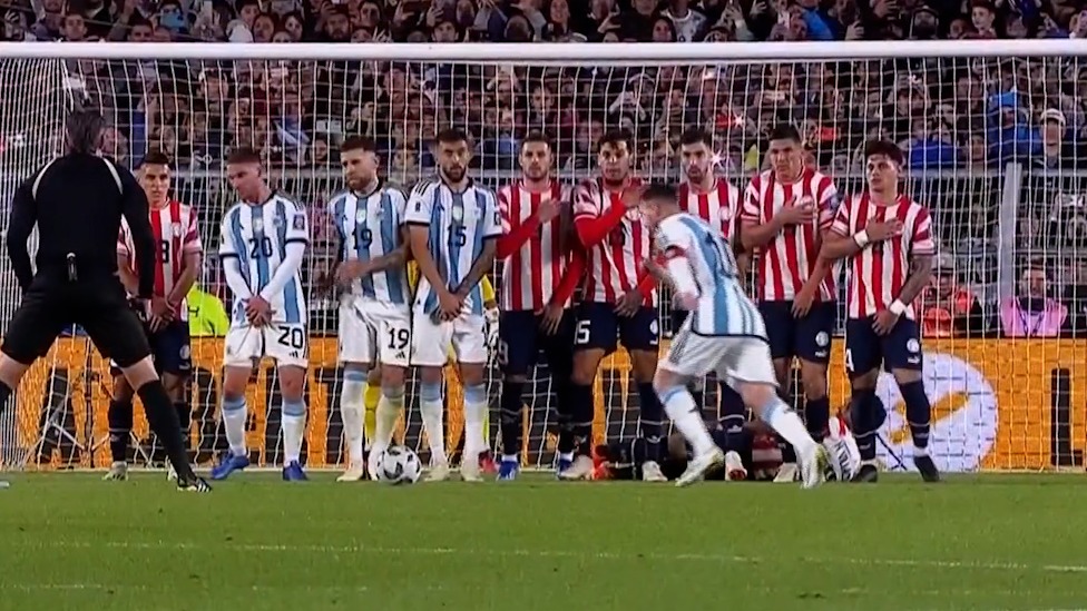 ضربه کاشته زیبای لیونل مسی به تیر دروازه پاراگوئه برخورد کرد