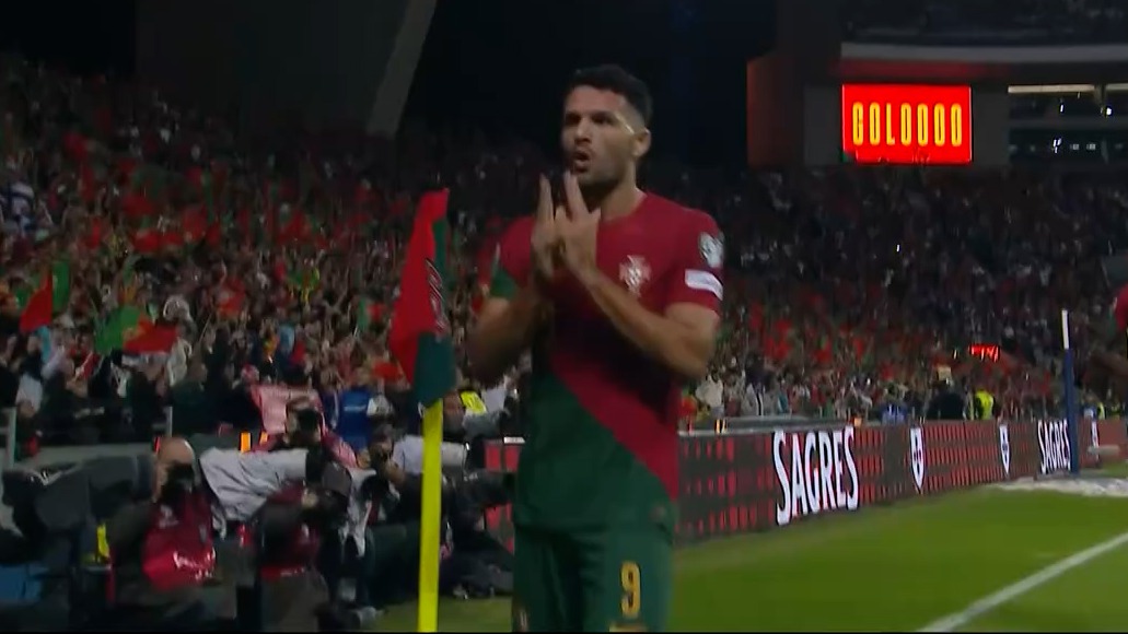 گل اول پرتغال به اسلواکی (راموس)