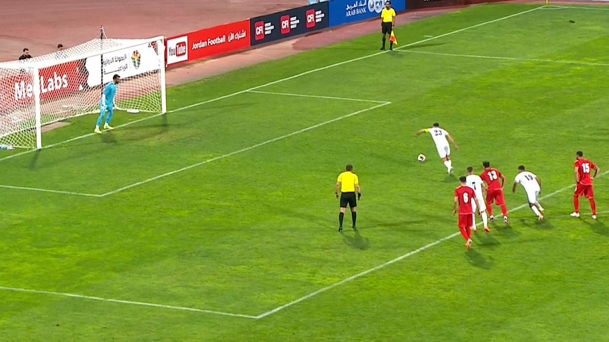پنالتی هدر رفته اردن مقابل ایران؛ بازیکن اردن ضربه پنالتی را به آسمان کوبید!