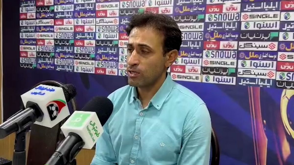 اختصاصی/ نشست خبری مهدی رجب زاده سرمربی فجرسپاسی و آزاد مرد مربی شهرداری آستارا پس از بازی دو تیم