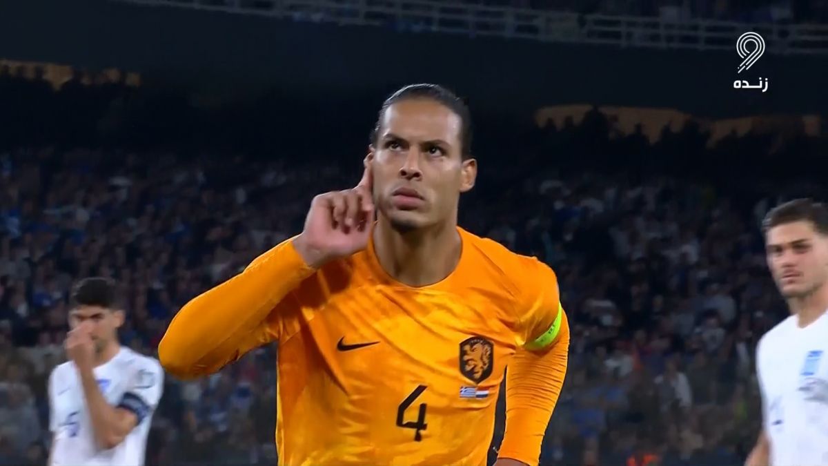 گل اول هلند به یونان (فن دایک دقیقه 93)