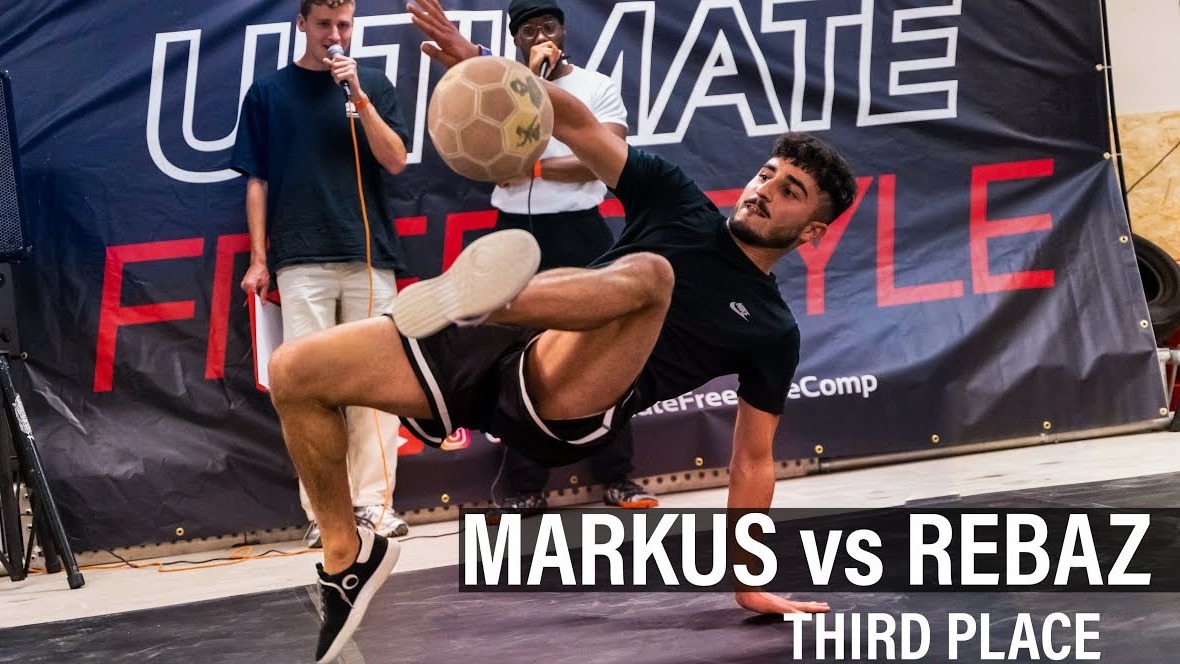 مسابقات حرکات نمایشی با توپ فوتبال یا همان "فری استایل"