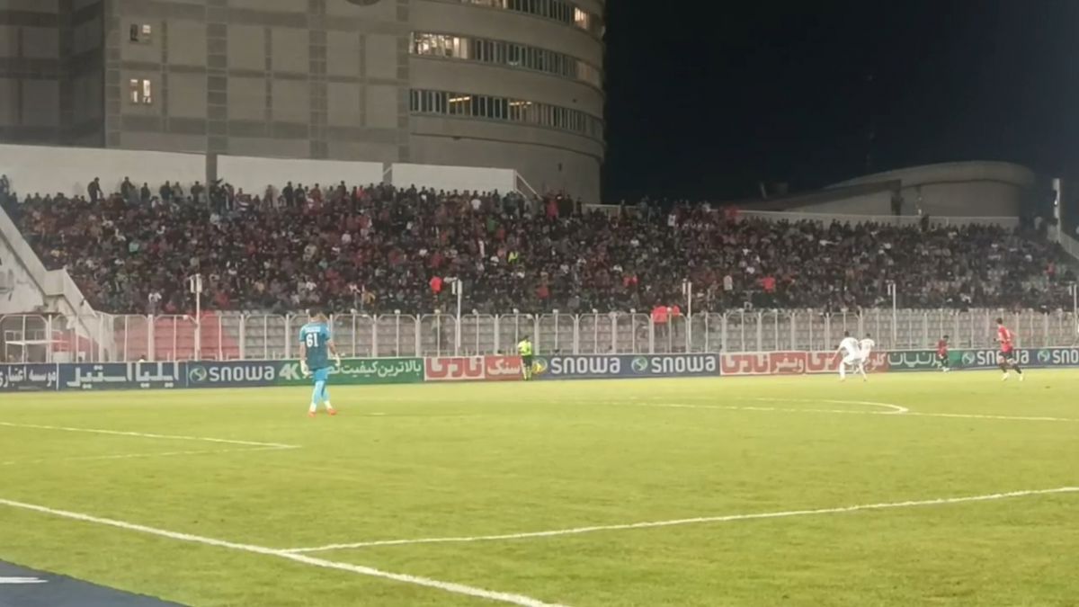 اختصاصی/ شعار هواداران نساجی علیه بازیکنان پس از دریافت گل از آلومینیوم اراک