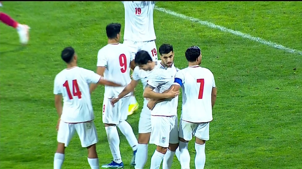 گل سوم ایران به قطر (سردار آزمون)