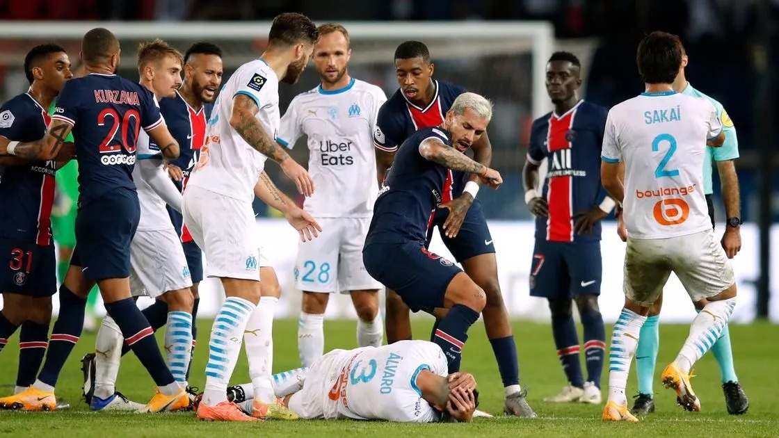 خشم، خشونت و درگیری بین بازیکنان فوتبال