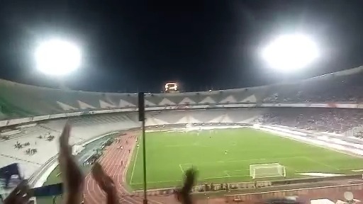 اختصاصی/ حال و هوای بانوان هوادار استقلال حین به ثمر رسیدن گل یامگا مقابل هوادار