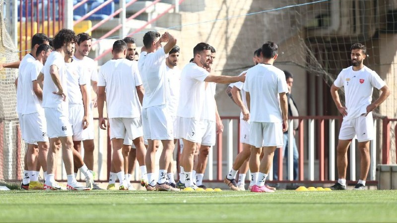 ادامه مشکل تغذیه پرسپولیس؛ بازیکنان بدون ناهار به انزلی رفتند