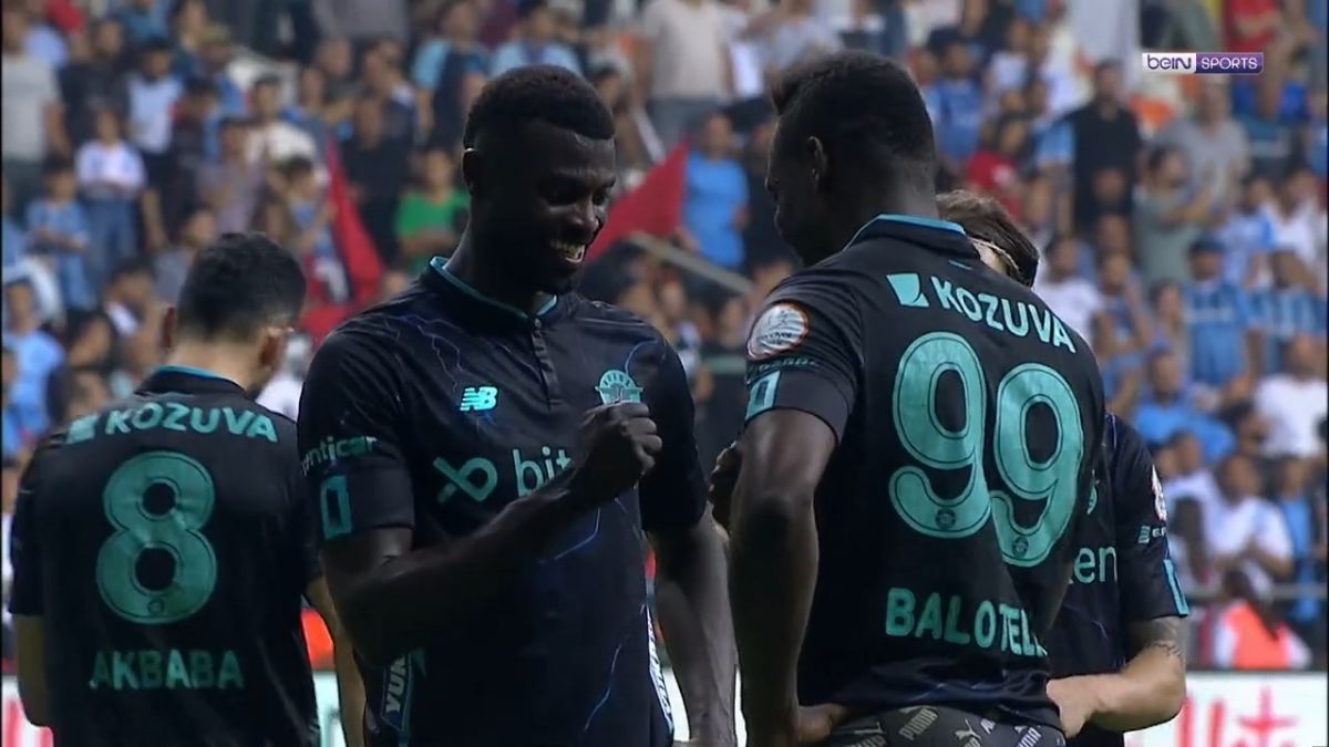 سنگ کاغذ قیچی بالوتلی و امبایه نیانگ برای تعیین زننده ضربه پنالتی!