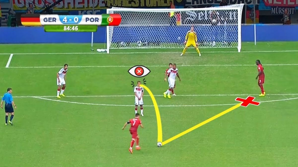 لحظات خنده دار و کمدی در فوتبال (بخش چهلم)