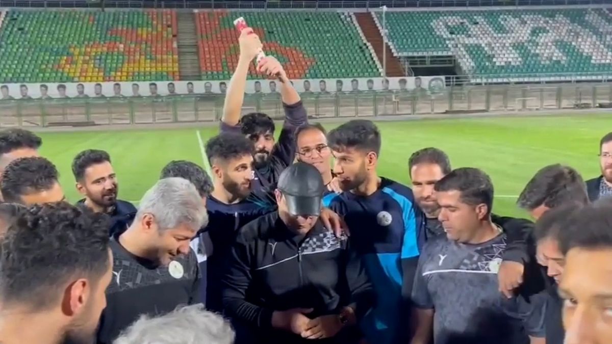 اختصاصی/ تجلیل از مربیان تیم فوتبال ذوب آهن به مناسبت روز جهانی مربی