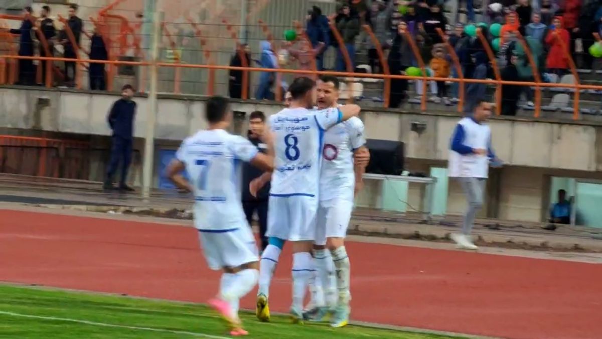 اختصاصی/ گل دوم استقلال به شمس آذر از زاویه دوربین فوتبالی