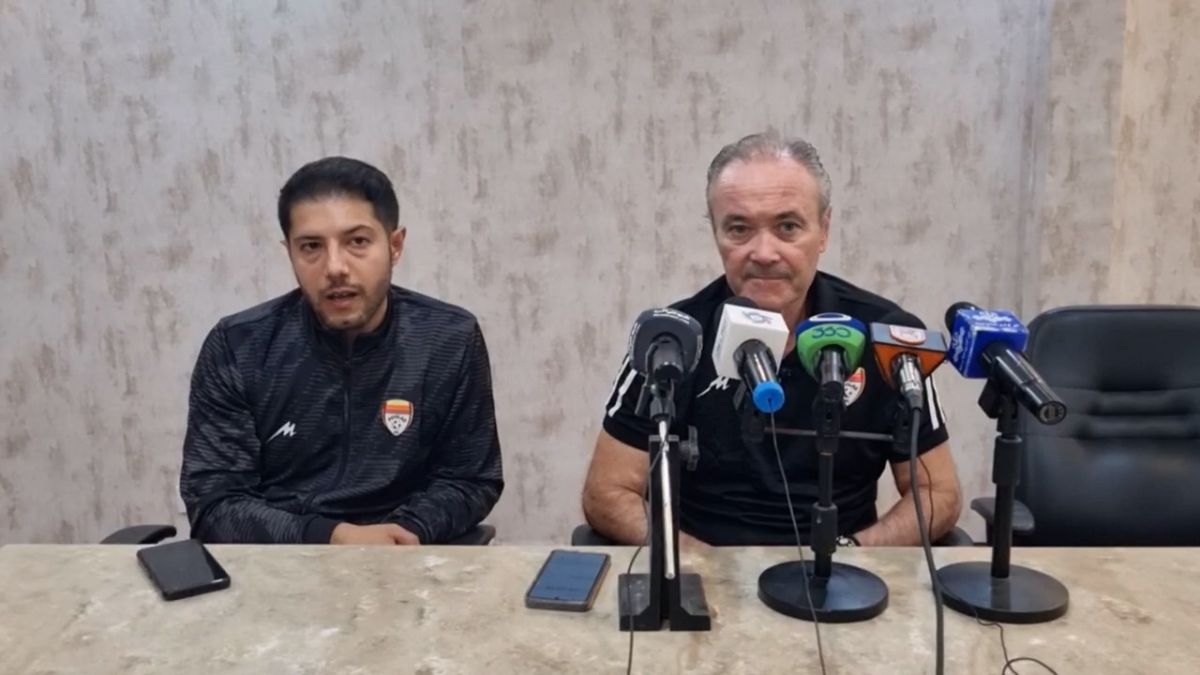 اختصاصی/ نشست خبری ایگناسیو مارتینس سرمربی فولاد و مجتبی سرآسیایی مربی مس رفسنجان در کنفرانس خبری قبل از بازی