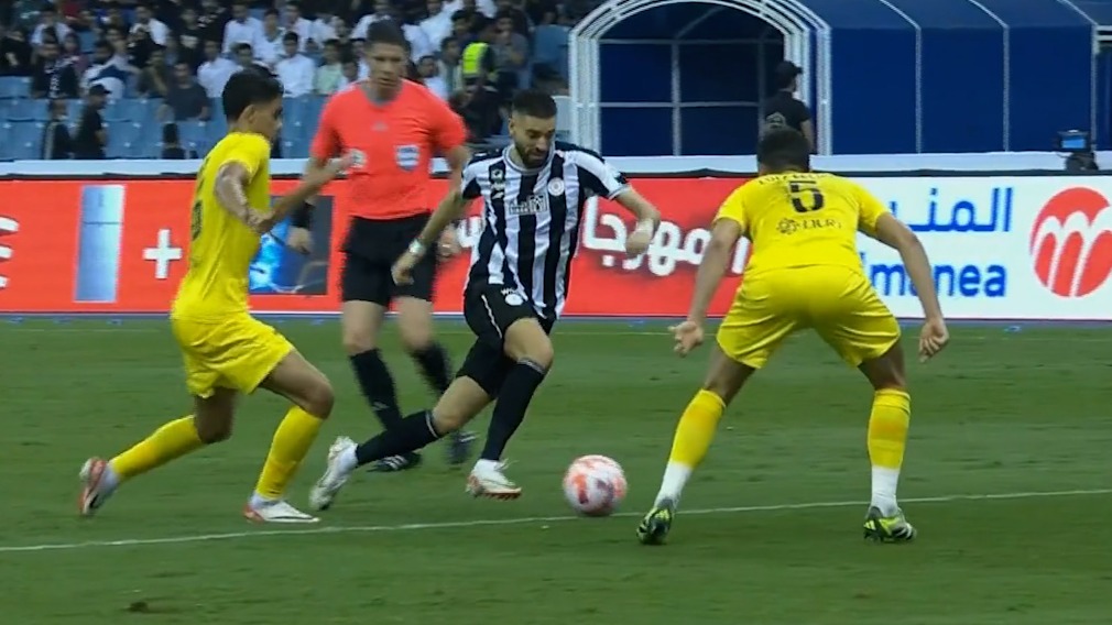 کمک داور ویدویی پنالتی الشباب مقابل الاتحاد روی کاراسکو را رد کرد