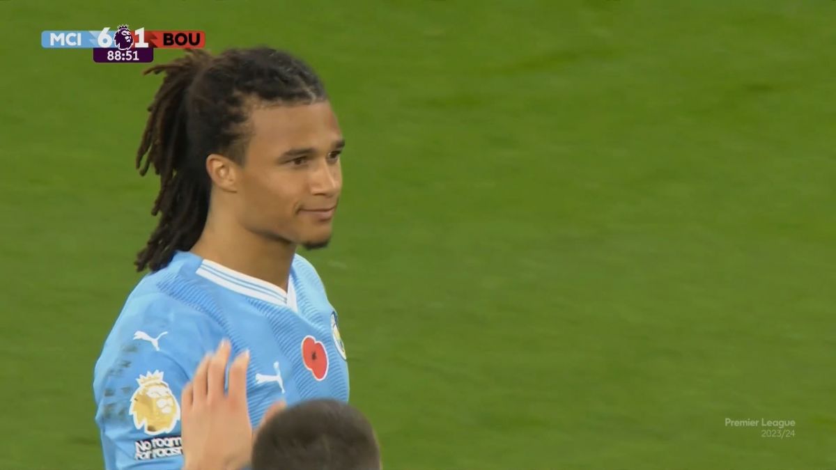 گل ششم منچسترسیتی به بورنموث (ناتان آکه)