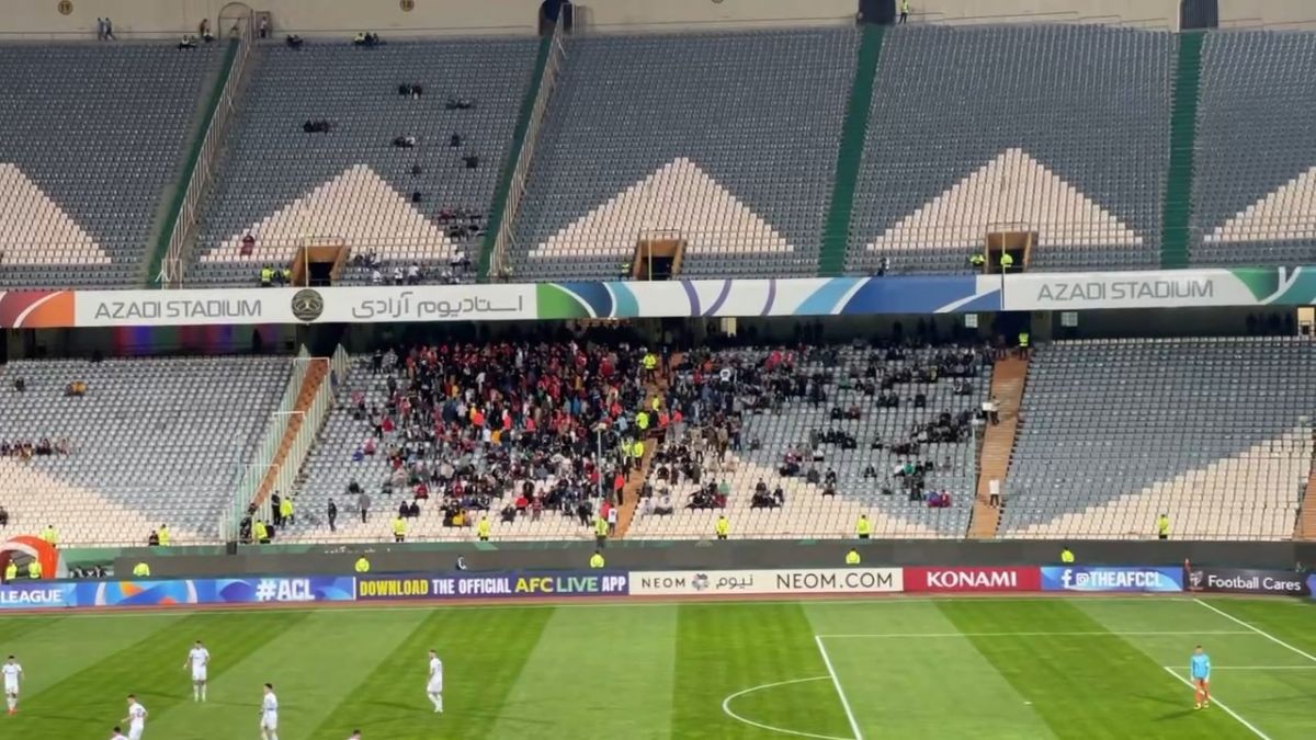 اختصاصی/ استقبال بسیار کم تماشاگران از بازی نساجی و نوبهار نمنگان