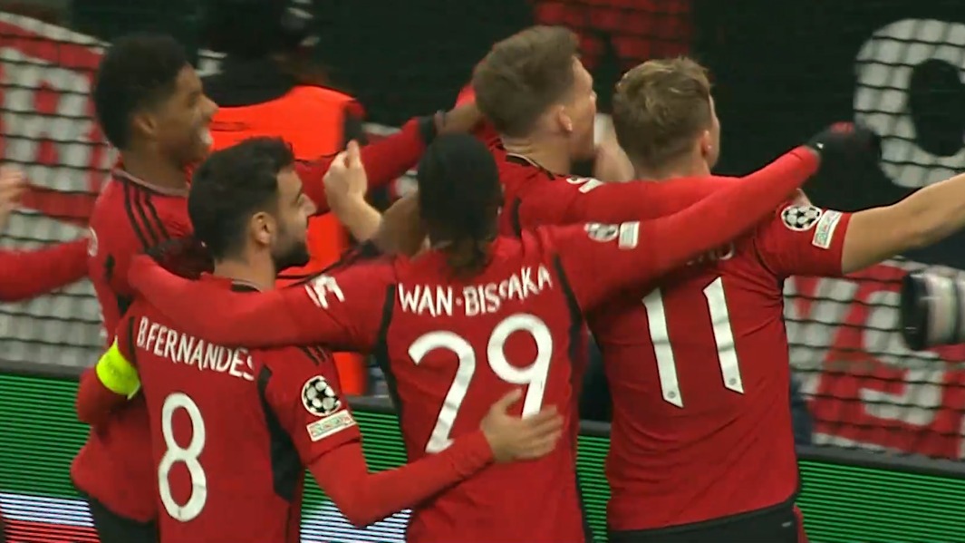 گل اول منچستریونایتد به کپنهاگن (راسموس هویلوند)