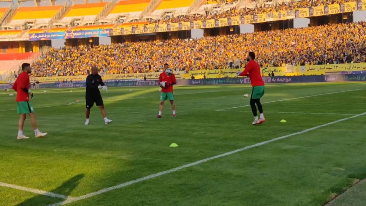 اختصاصی/ گرم کردن علیرضا بیرانوند در آستانه بازی سپاهان و پرسپولیس