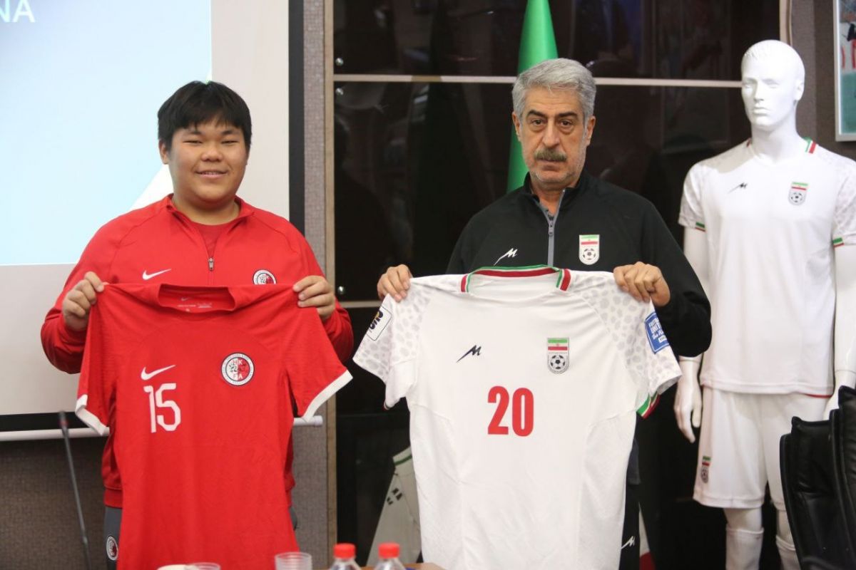ایران فردا با پیراهن اول برابر هنگکنگ چین