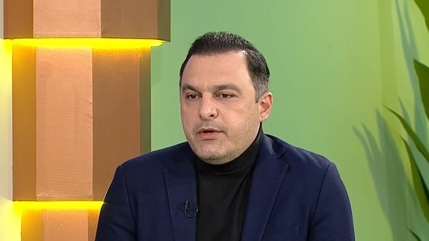 محمد محمدی: چند سال در استقلال بازی کردم اما علاقه قلبی من پرسپولیس است، چه در باشگاه پرسپولیس باشم و چه نباشم برای سربلندی این باشگاه تلاش می کنم