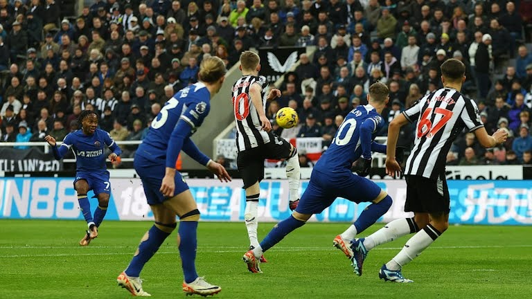 گل اول چلسی به نیوکاسل (سوپرگل استرلینگ)