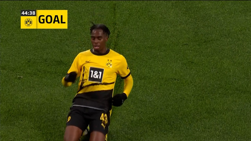 گل سوم دورتموند به مونشن گلادباخ (جیم باینو گیتنز)