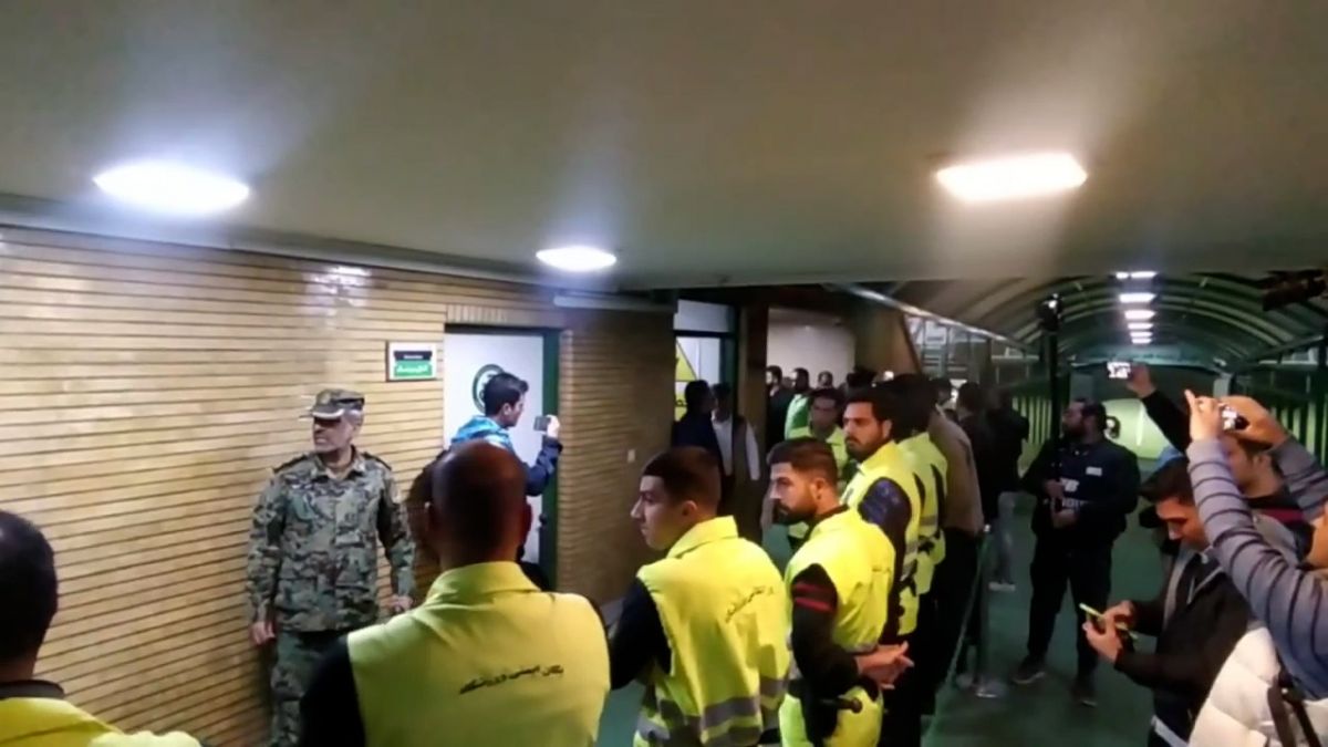 اختصاصی/ واکنش خبرنگاران و گزارشگران اصفهانی به عدم حضور جواد نکونام در نشست خبری پس از دیدار ذوبآهن - استقلال