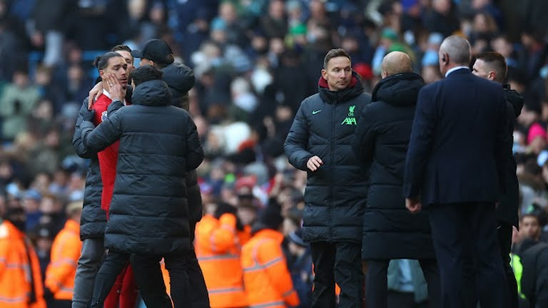 درگیری داروین نونیز بازیکن لیورپول و گواردیولا سرمربی منچسترسیتی پس از پایان بازی