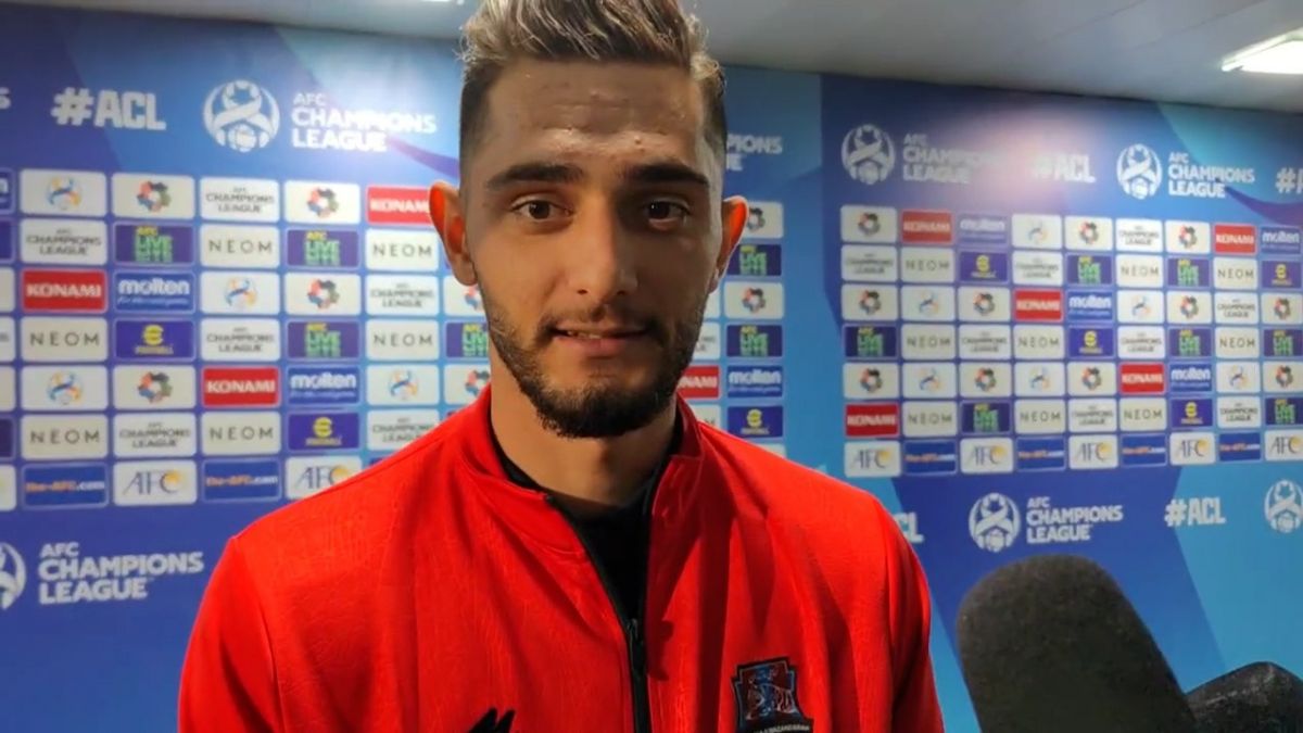 اختصاصی/ صحبتهای آریا برزگر مهاجم نساجی در پایان بازی با بمبئی سیتی