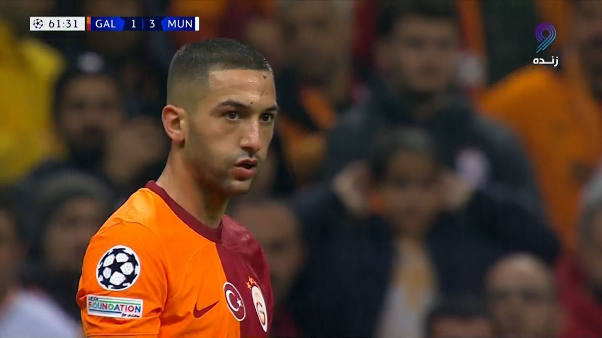گل دوم گالاتاسرای به منچستریونایتد(دبل حکیم زیاش از روی ضربه کاشته)