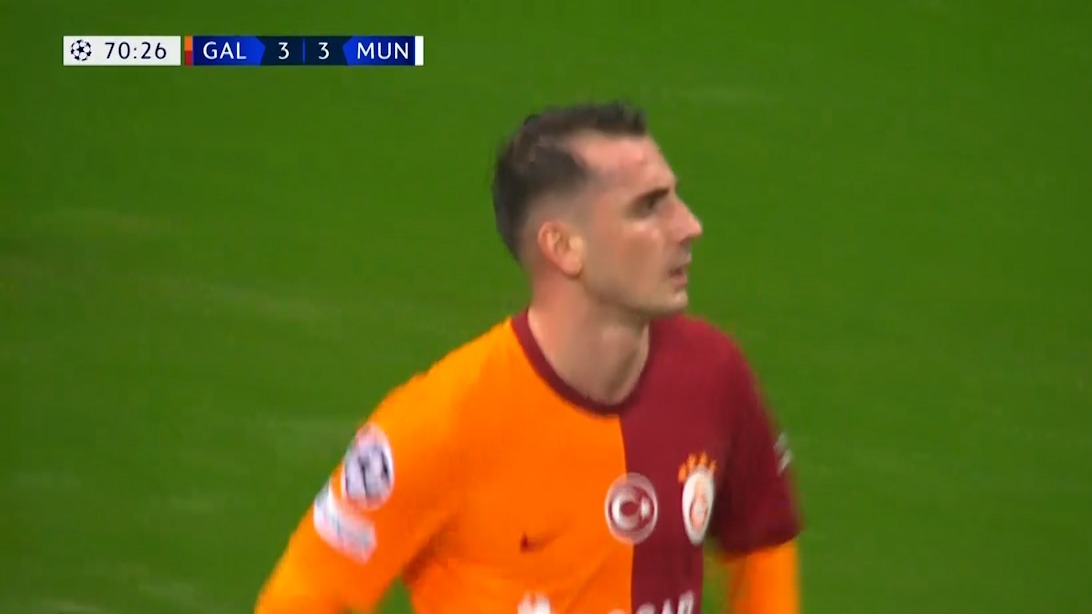 گل سوم گالاتاسرای به منچستریونایتد (کرم آکتورکوغلو)