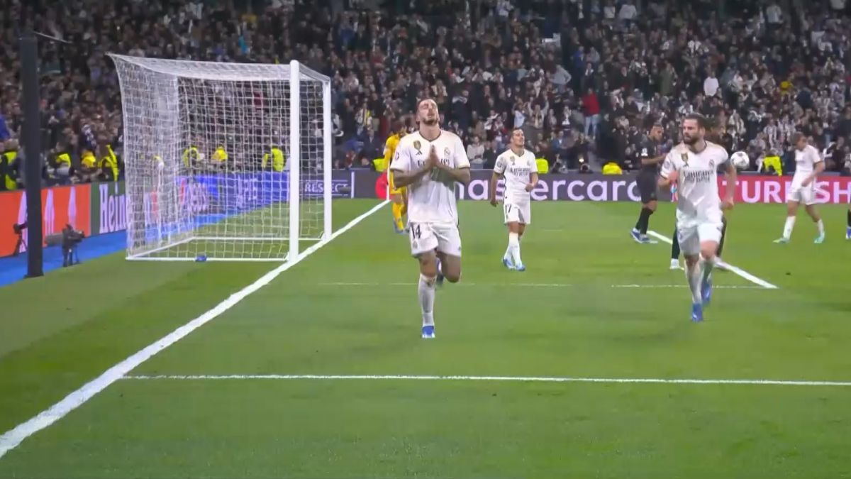 گل چهارم رئال مادرید به ناپولی (خوسلو)