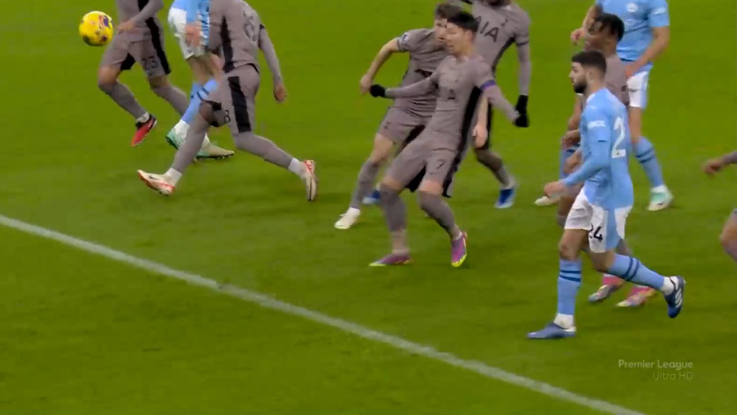 گل اول منچسترسیتی به تاتنهام (گل به خودی سون هیونگ مین)