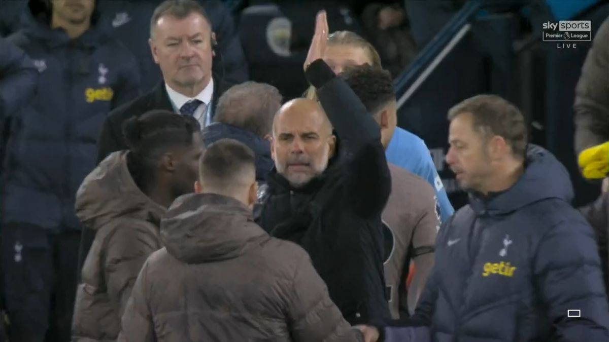 عصبانیت شدید گواردیولا، هالند و هواداران منچسترسیتی پس از یکی از جنجالی ترین صحنه های داوری تاریخ لیگ انگلیس