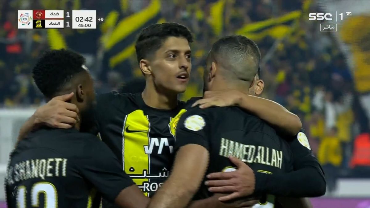 گل اول الاتحاد به ضمک (عبدالرزاق حمدالله - پنالتی)