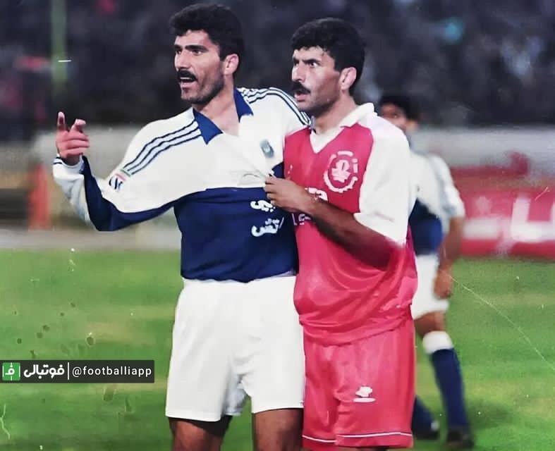 نوستالژی فوتبالی/ جدال نادرمحمدخانی مدافع پرسپولیس و پایان رأفت مهاجم ملوان در دیدار دو تیم در سال ۷۷