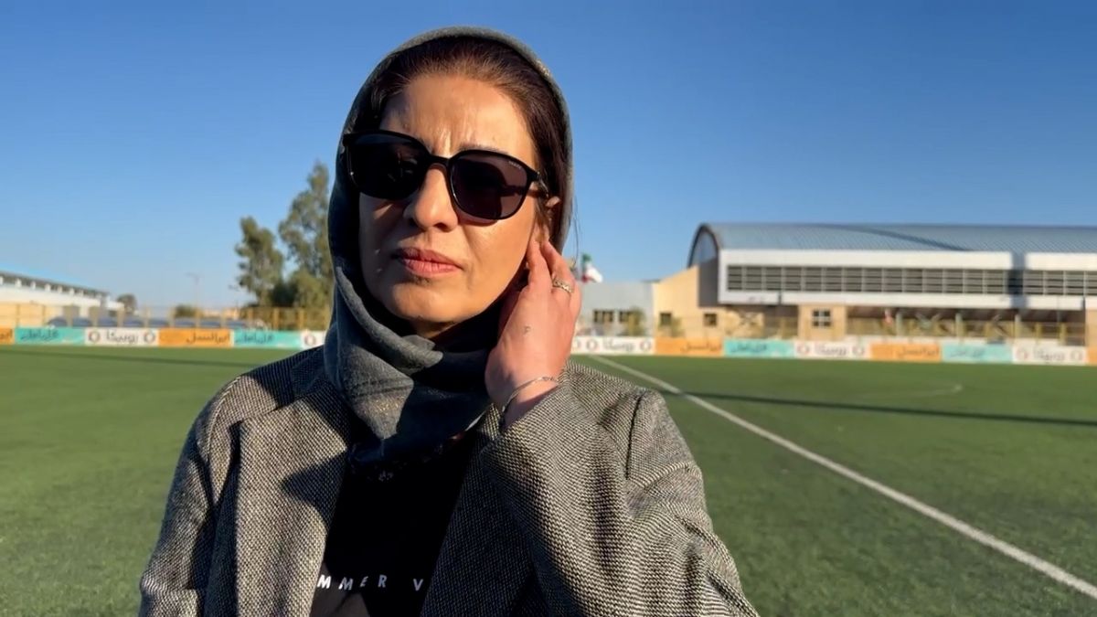 اختصاصی/ صحبت هاى مريم آزمون سرمربى تيم ملى فوتبال زنان ايران كه از نزديک شاهد دربى كرمان بين خاتون بم و شهردارى سيرجان بود