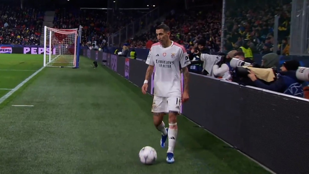 گل اول بنفیکا به سالزبورگ (دی ماریا از روی نقطه کرنر)