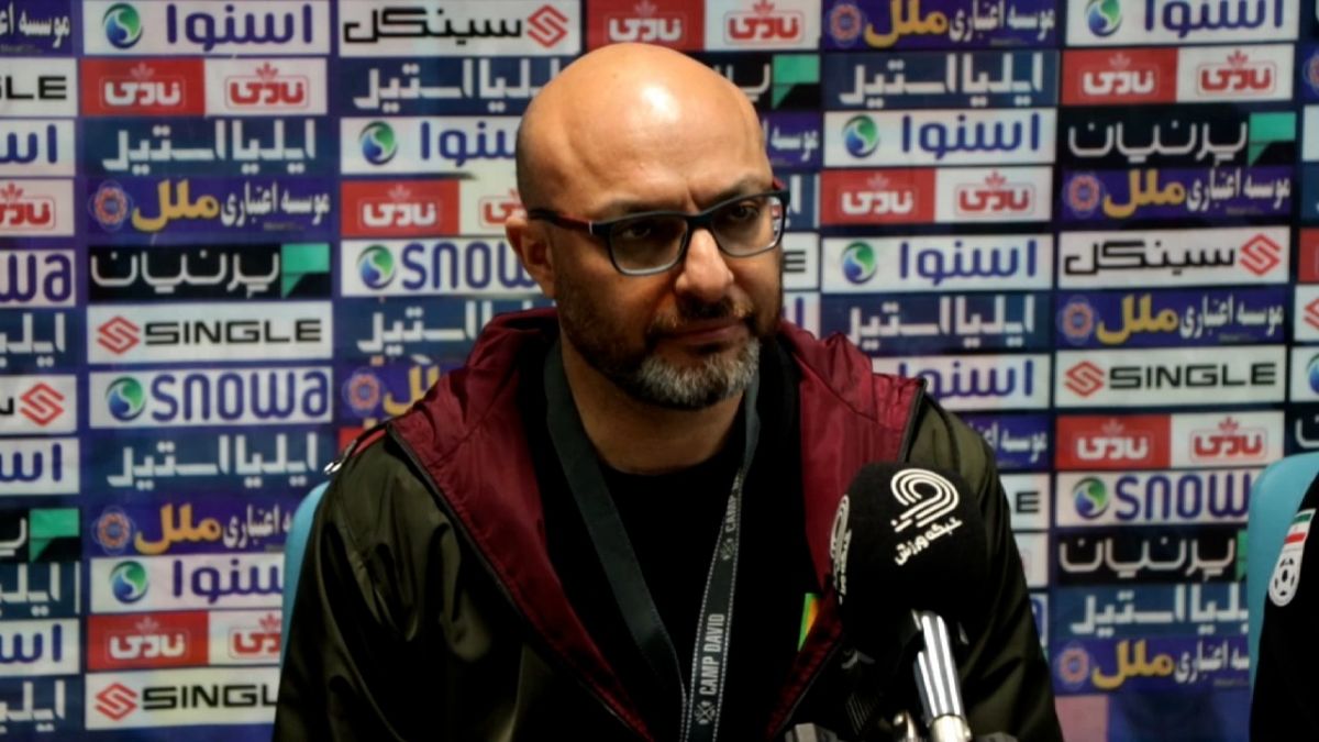 اختصاصی/ فرشاد کرمی: در فوتبال اروپا زمان مفید یک بازی حدود 60 دقیقه است اما اینجا حدودا 20 دقیقه است/ وقتی می‌بینم تیم حریف وقت کشی می‌کند، ما هم انجام می‌دهیم