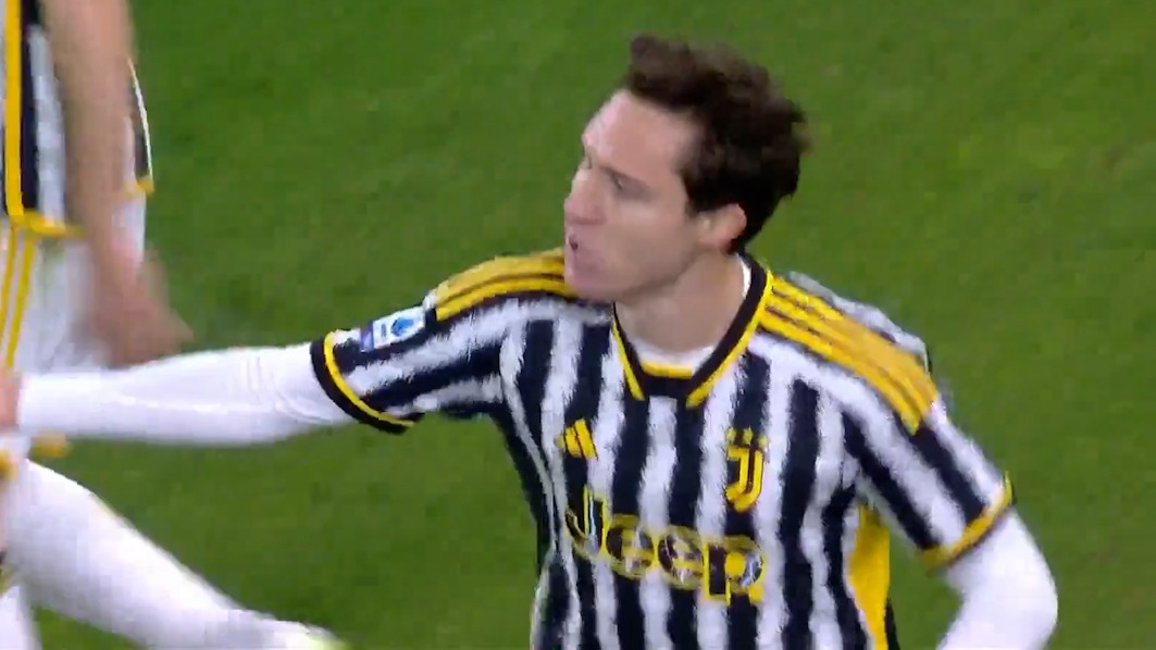 گل اول یوونتوس به جنوا (کیه زا - پنالتی)