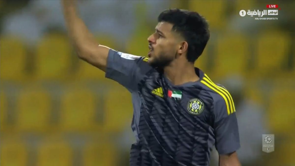 لایی مهدی قایدی به بازیکن الوصل و اخراج این بازیکن پس از خطا روی ستاره ایرانی