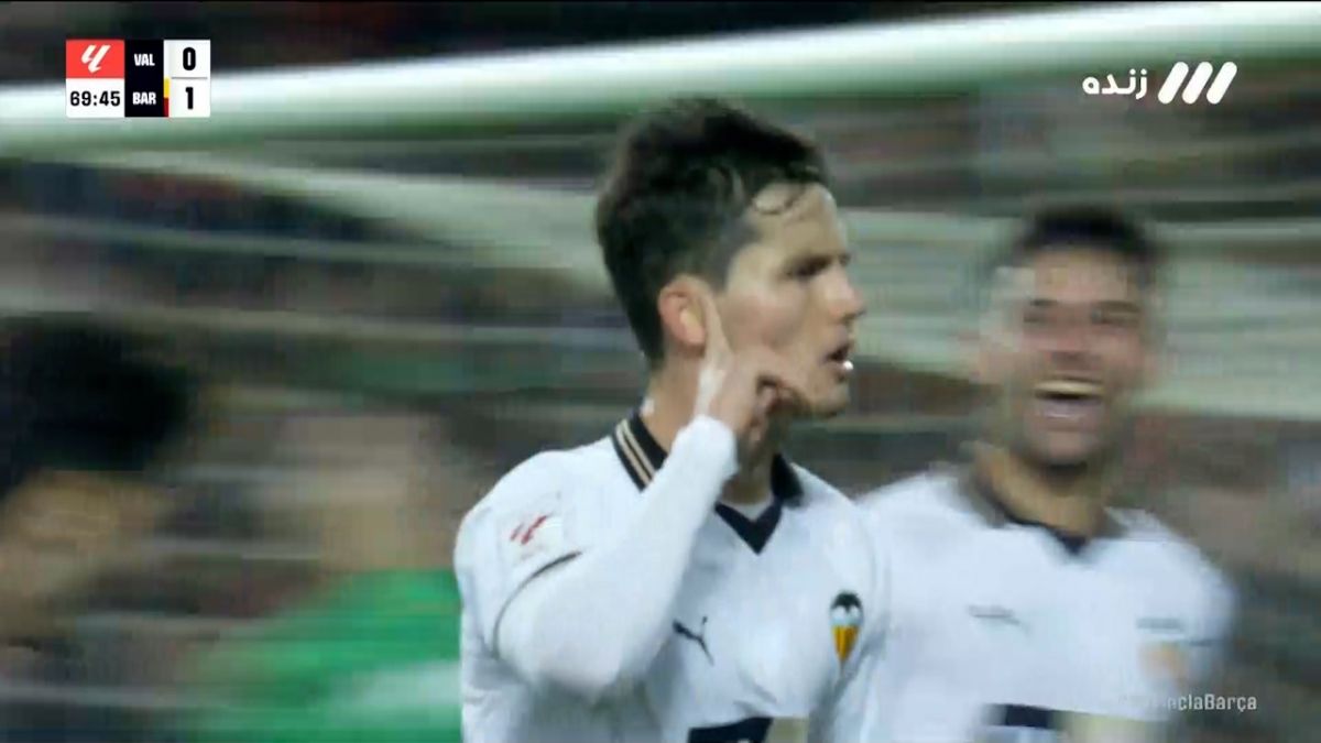 گل اول والنسیا به بارسلونا (شوت زیبای هوگو گویلامون)