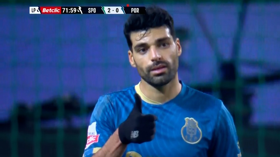 پاس گل مهدی طارمی مقابل اسپورتینگ که به دلیل آفساید مردود اعلام شد