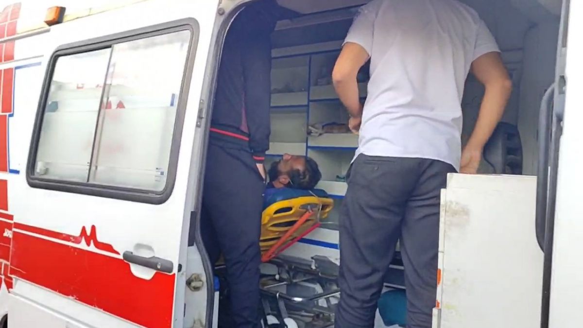 اختصاصی/ بیهوشی گلر شهر راز در دیدار برابر خیبر و اعزام به بیمارستان با آمبولانس