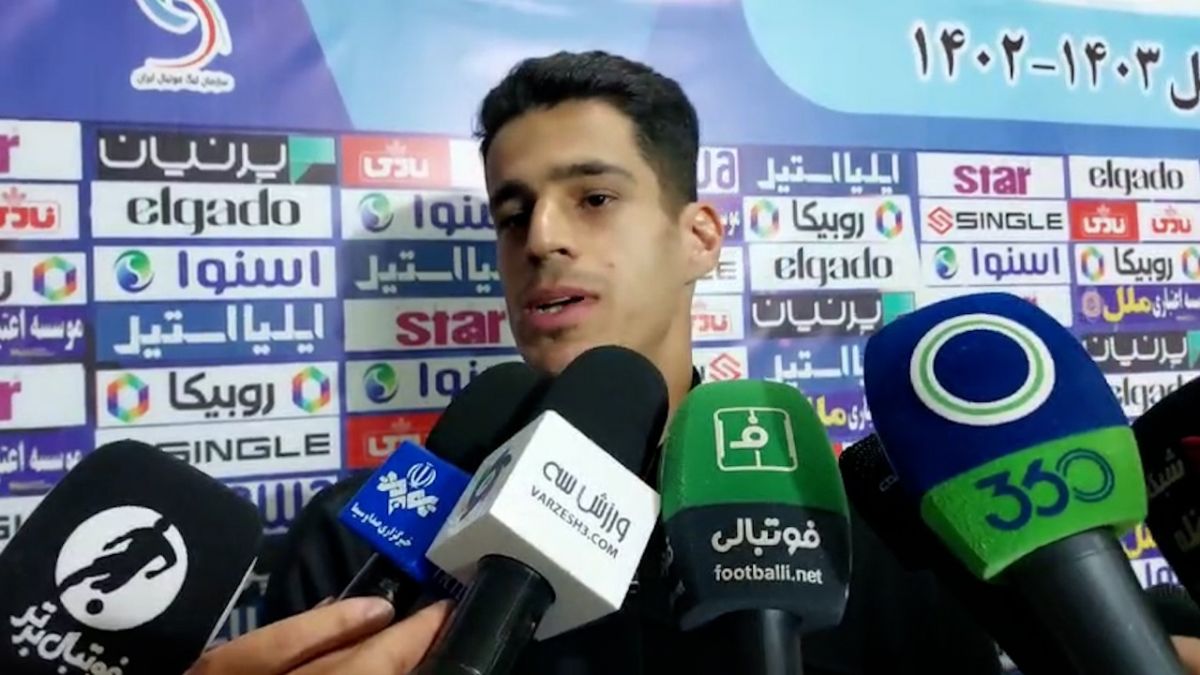 اختصاصی/ صحبتهای پیام نیازمند دروازهبان سپاهان در پایان بازی با هوادار و گلایه از علیرضا علیفر
