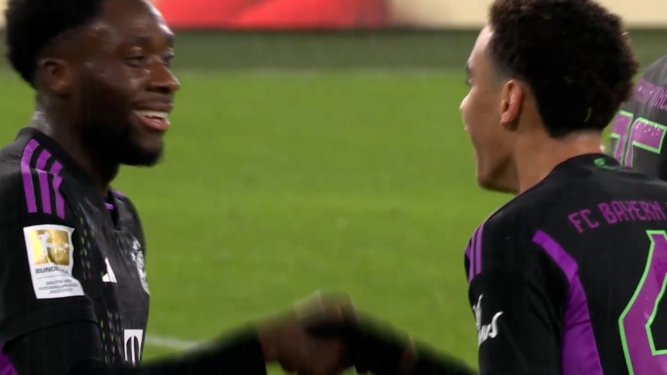 گل اول بایرن مونیخ به وولفسبورگ (جمال موسیالا)