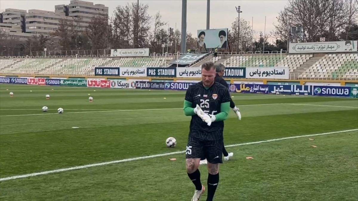 اختصاصی/ حواشی و گرم کردن بازیکنان قبل از آغاز دیدار پیکان - فولاد خوزستان