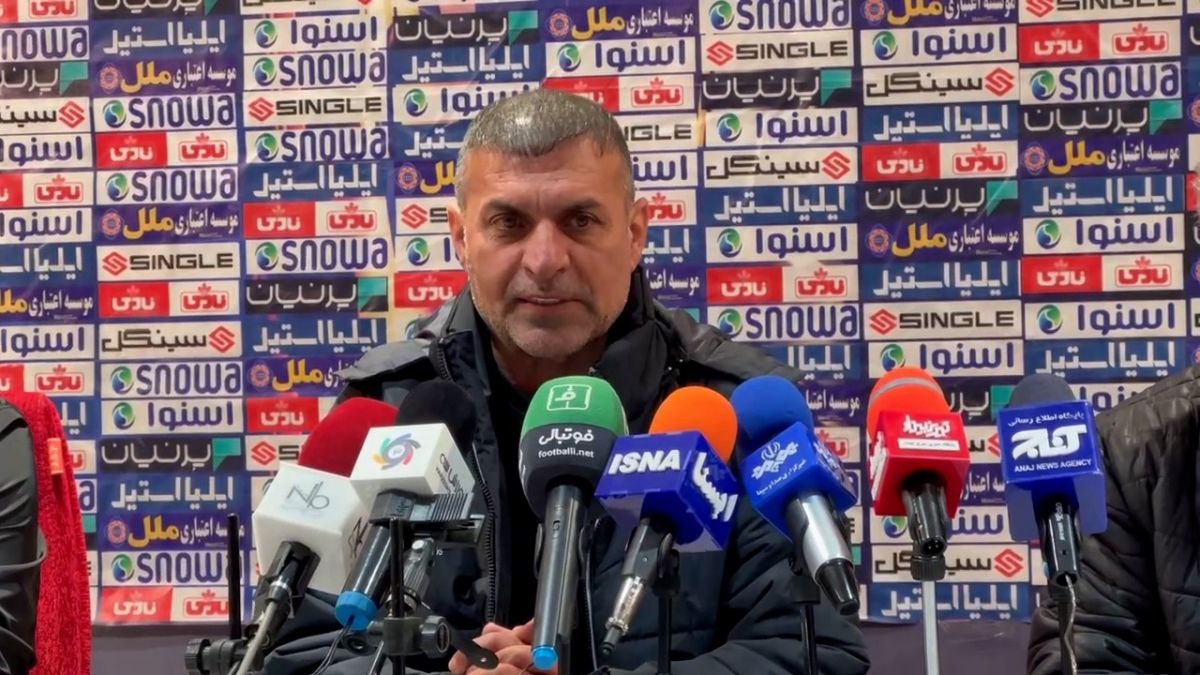 اختصاصی/ نشست خبری عبدالله ویسی سرمربی صنعت نفت آبادان قبل از بازی با تراکتور