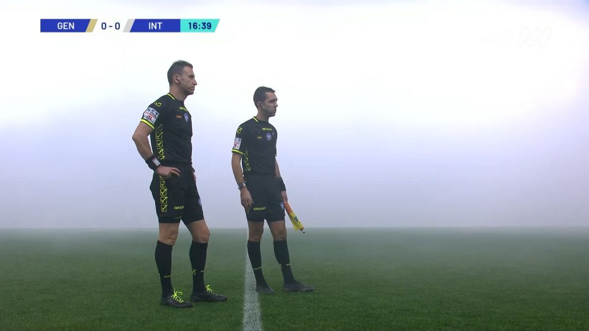 توقف بازی جنوا و اینتر به دلیل استفاده تماشاگرا از مواد دودزا